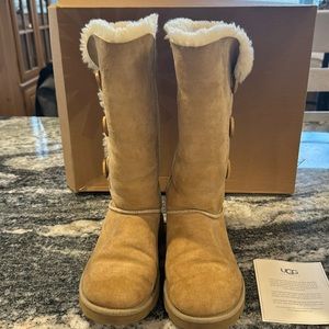 Bailey button triplet